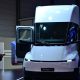 Tesla-ն առաջին հաճախորդներին է հանձնում Semi էլեկտրական բեռնատարները
