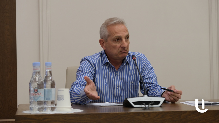 «Классическое хулиганство»: юрист оценил драку депутатов в парламенте Армении