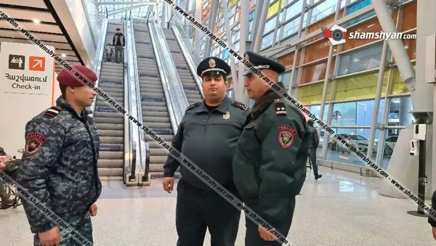 На рейсе Париж—Ереван пассажир устроил скандал из-за алкоголя и оскорбил бортпроводницу