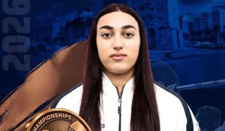 Анна Амроян завоевала бронзу чемпионата Европы по тяжелой атлетике, несмотря на травму
