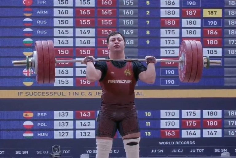 Мартин Погосян завоевал серебро на чемпионате Европы U23 по тяжелой атлетике