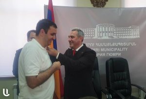 Золотая медаль Гюмри — врачу, который спасал жизни и сделал город своим домом