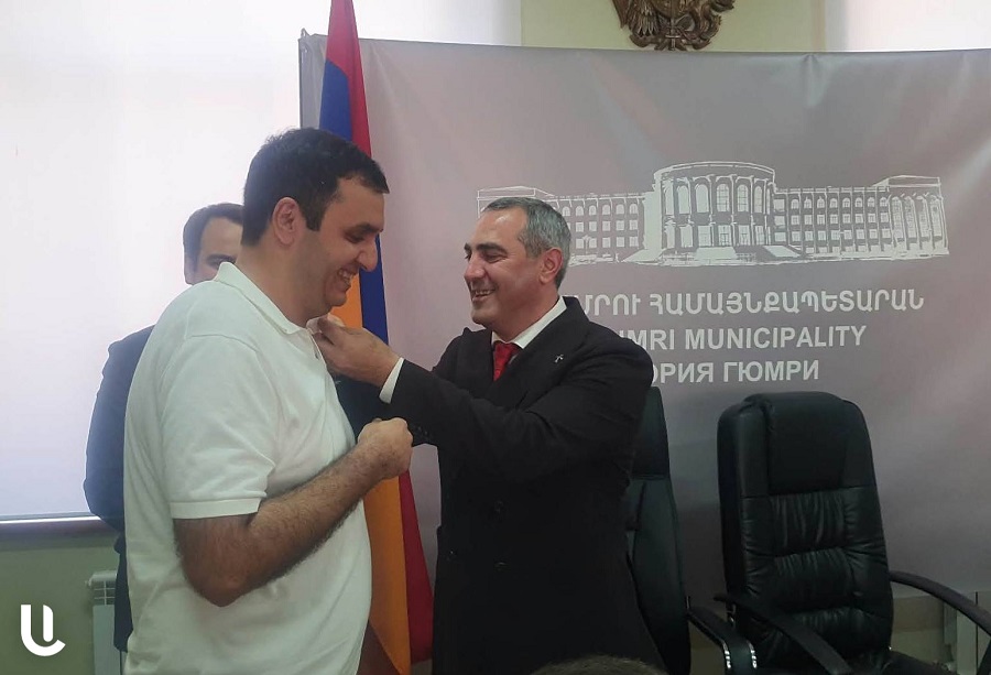 Золотая медаль Гюмри — врачу, который спасал жизни и сделал город своим домом
