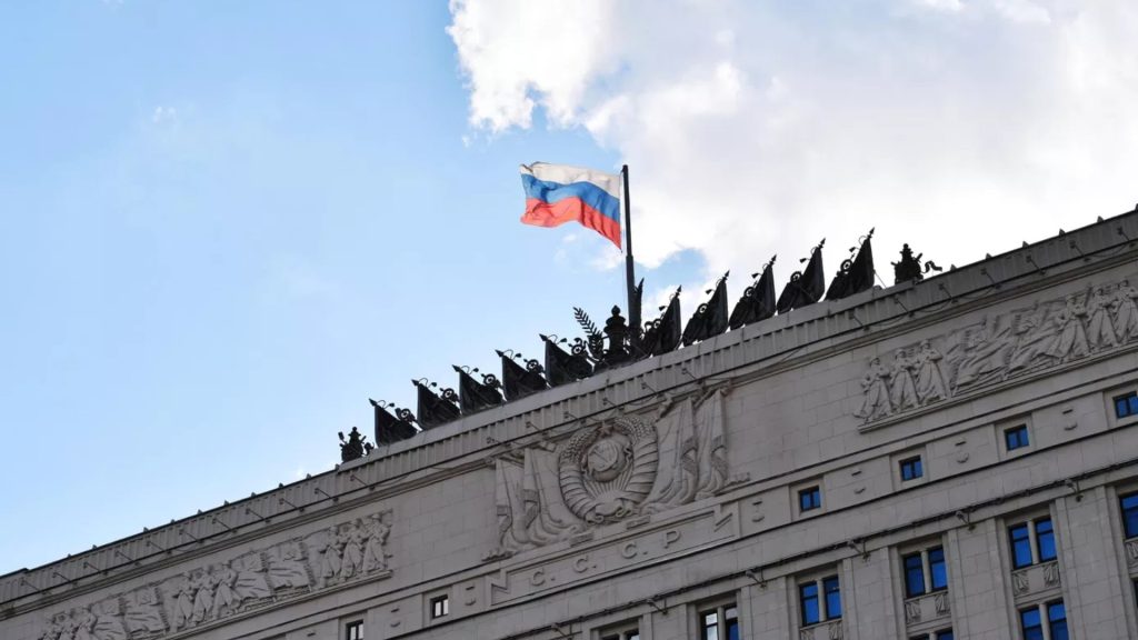 Минобороны России заявило об ударе по судну с грузом для ВСУ и логистическому центру на Украине