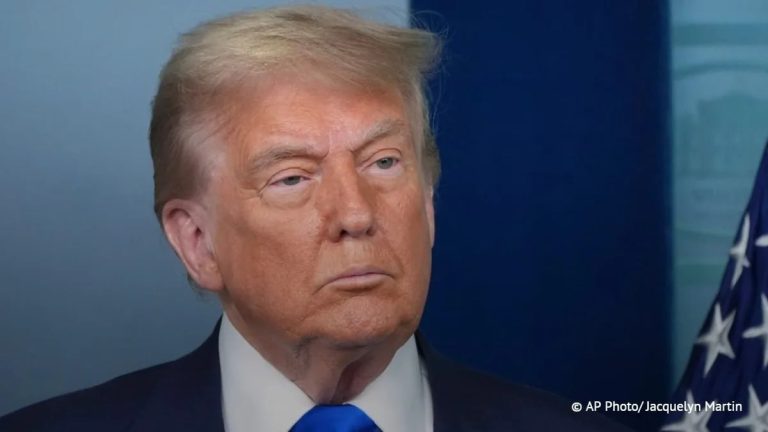 Трамп: Россия — великая держава, а Украине лучше заключить сделку