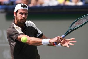 Хачанов уверенно стартовал на турнире ATP-250 в Алматы