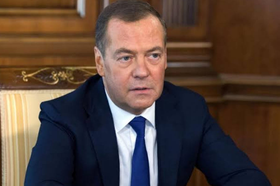 Медведев: закон об организованном привлечении мигрантов к работе представят через две недели