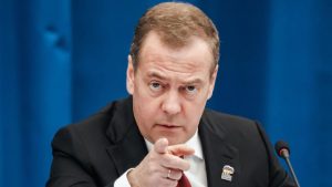 Медведев: закон об организованном привлечении мигрантов к работе представят через две недели
