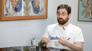 «Необольшевики и фашисты?»: Ованнес Ишханян раскритиковал обвинение против Авэтика Чалабяна