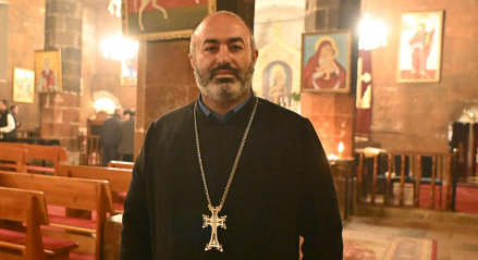 Священник обвинил Пашиняна в давлении на церковь: «У этого всего один виновник»