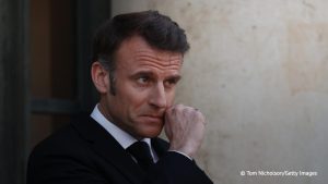 Макрон назвал убийство в Траппе первым расистским терактом во Франции — политики обвинили его в ошибке