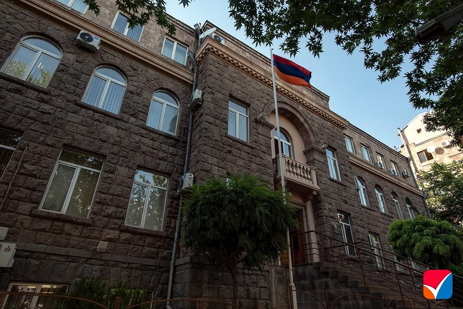 В день выборов ЦИК Армении отреагировал на 42 ситуации