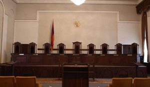 Конституционный суд Армении дважды не смог избрать председателя