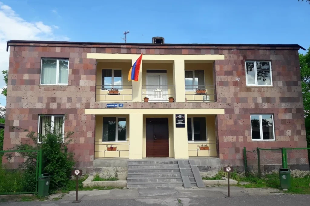 В Гарни партия власти получила 94,2% голосов на выборах в общине