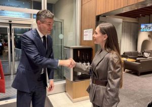 Глава МИД Нидерландов Том Берендсен прибыл в Армению