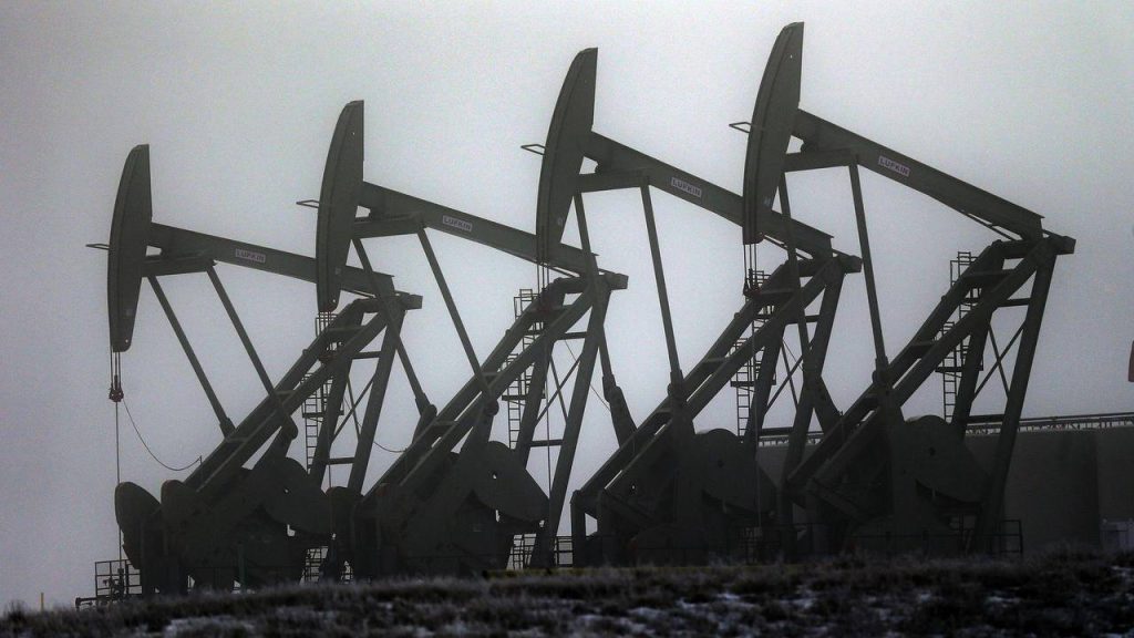 Стратегические нефтяные резервы США опустились до минимума за 44 года