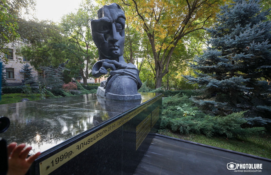 Рубен Рубинян: исполнители теракта 27 октября установлены, заказчики — нет