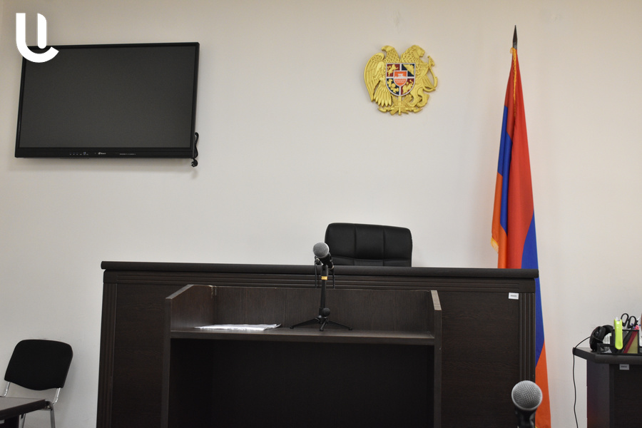 В Армении вынесли обвинительный вердикт адвокату по делу об оскорблении судьи