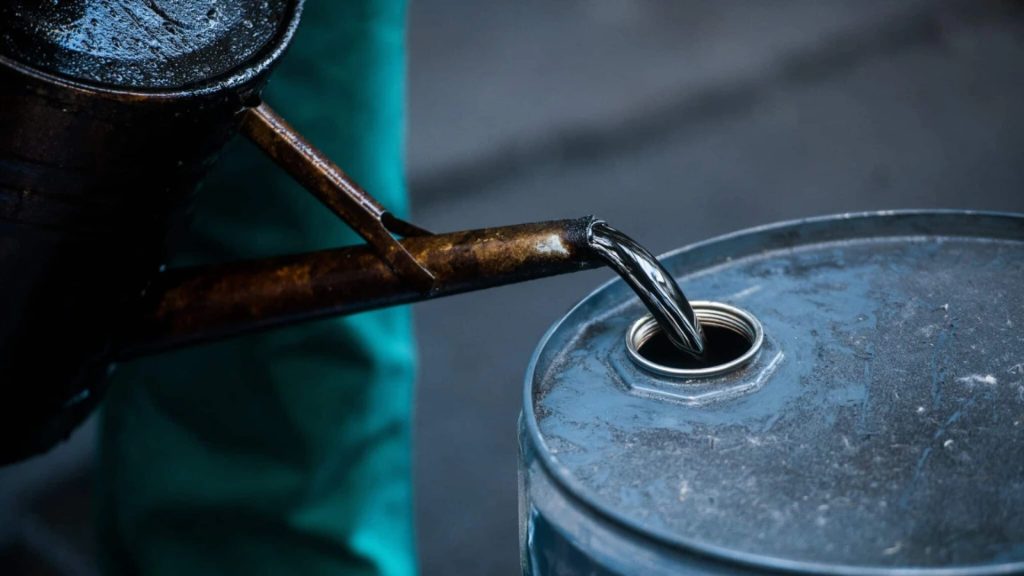 Экспорт российской нефти снизился до минимума за пять недель, несмотря на восстановление поставок из Приморска