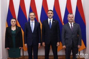 Вице-спикер Армении представил послу Франции замечания по докладу ПАСЕ