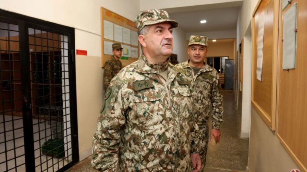 Начальник Генштаба совершил внезапные ночные визиты в воинские части