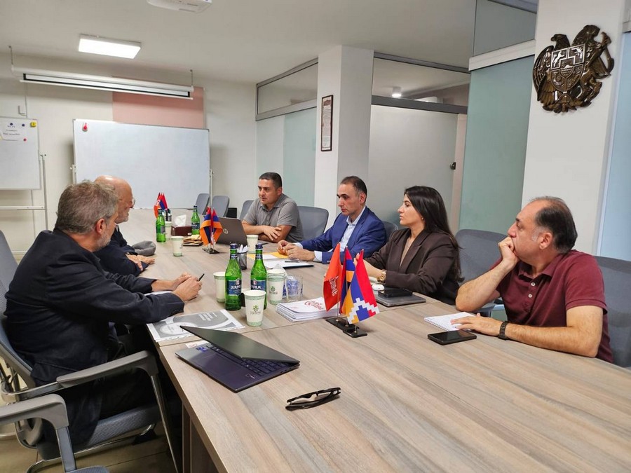 «ՀայաՔվե»-ն միջազգային դիտորդների հետ քննարկել է հետընտրական իրավիճակը