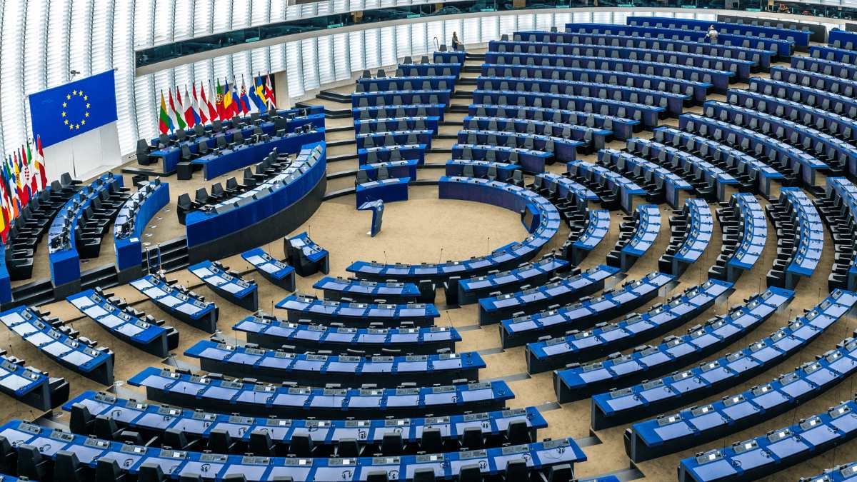 Եվրախորհրդարանի 122 պատգամավոր կոչ են արել քննարկել սառեցված ռուսական ակտիվների օգտագործումը