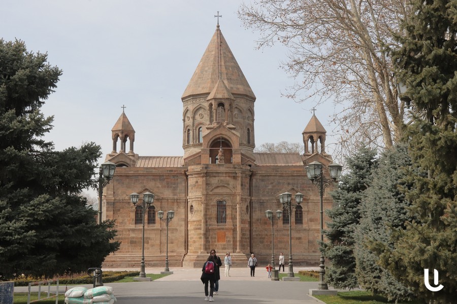 Գարեգին Երկրորդի տնօրինությամբ եկեղեցականների նոր ծառայություններ են սահմանվել