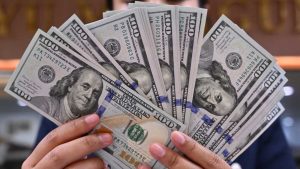 Курс валют на 28 октября: доллар покупают максимум по 358,5 драма