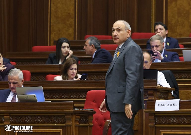 Сасунян: критиков Пашиняна преследуют за публикации в Facebook, а сторонники власти остаются безнаказанными