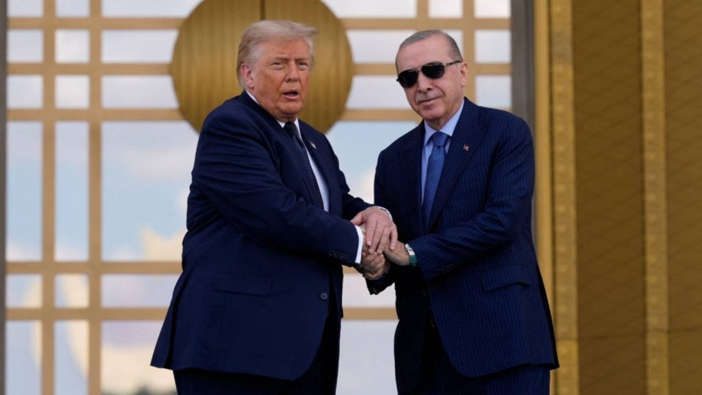 Эрдоган и Трамп обсудили двусторонние отношения и мировые события
