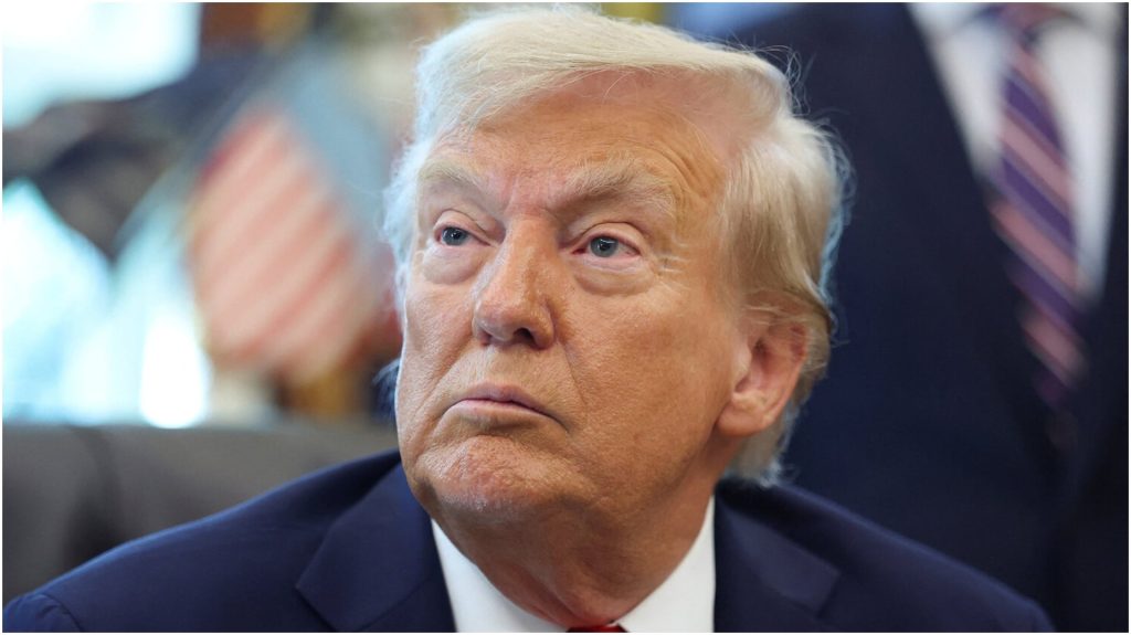 Правозащитники подали в суд на администрацию Трампа из-за сокрытия местонахождения более 16 тысяч задержанных мигрантов