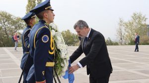 Глава МИД Словении почтил память жертв Геноцида армян в Ереване