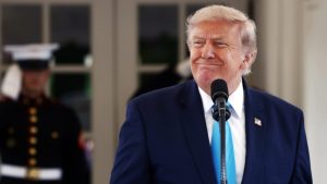 Трамп предложил назвать Ормузский пролив своим именем