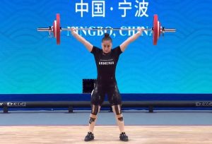 Александра Григорян завоевала малую бронзу на чемпионате мира по тяжелой атлетике