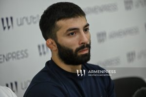 Карен Асланян стал чемпионом мира, победив в финале борца из Азербайджана
